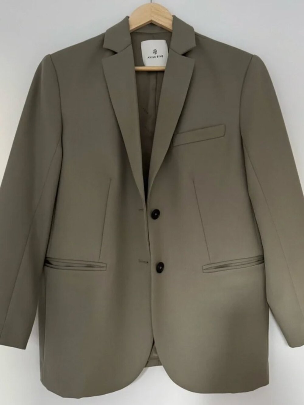 Quinn Blazer in Green Khaki
ANINE BING - Picture 4 of 8